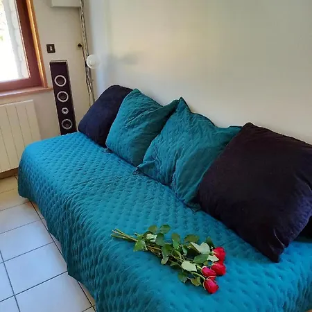 Maison De 2 Chambres Avec Terrasse Amenagee Et Wifi A Le Verger Oisy-le-Verger